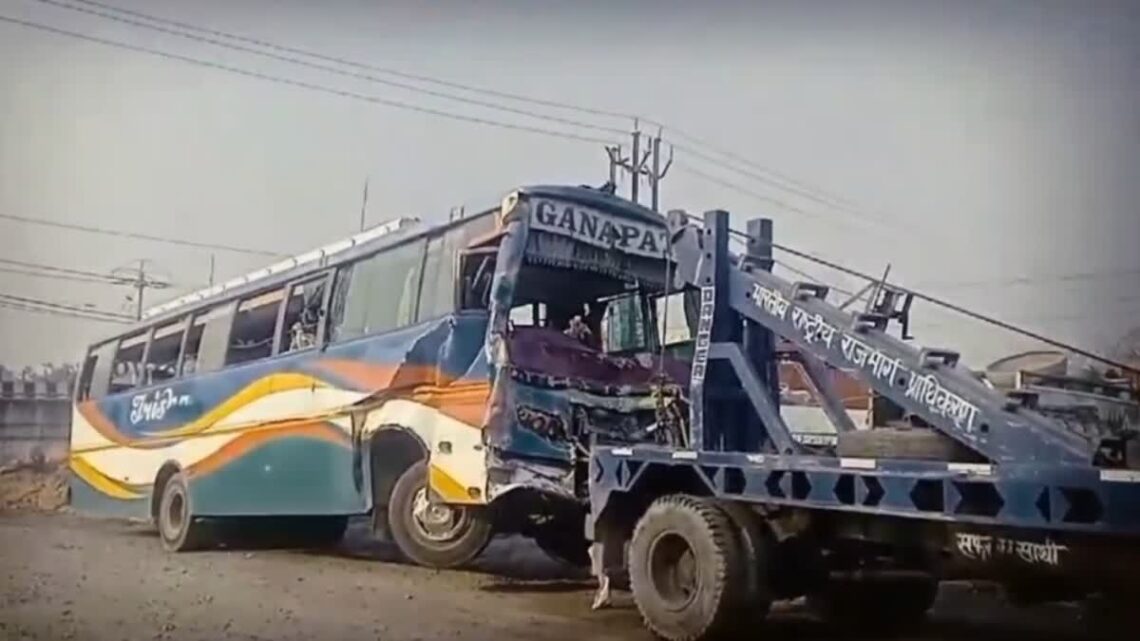 Jaunpur Road Accident: Nine Pilgrims Dead, 32 Injured in Highway Collision