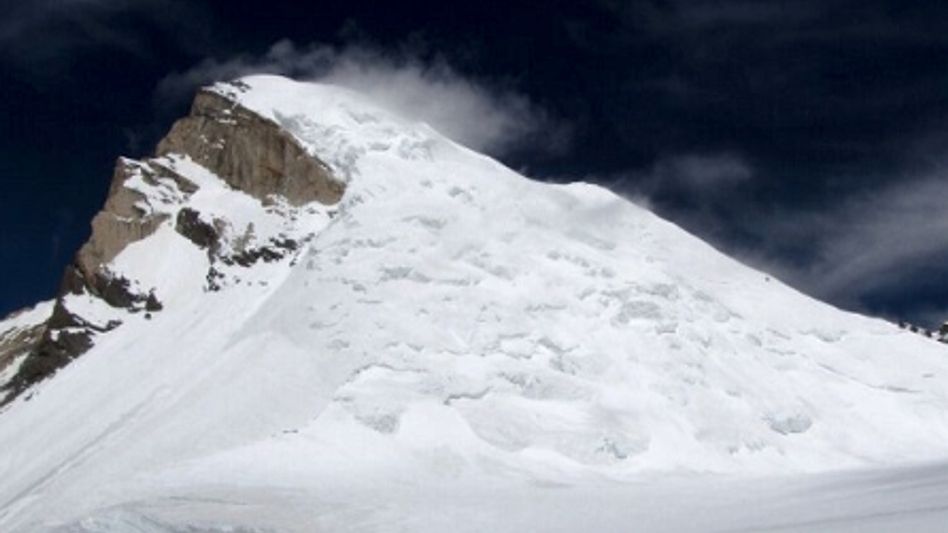 At 6 AM on a Frozen Peak, Two Women from Arunachal Proved the World WrongAt 6 AM on a Frozen Peak, Two Women from Arunachal Proved the World Wrong