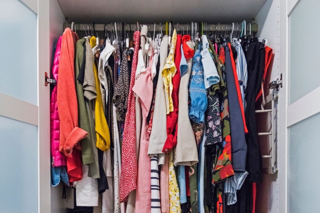 How to Get Rid of Musty Smell in Clothes Without Washing Them