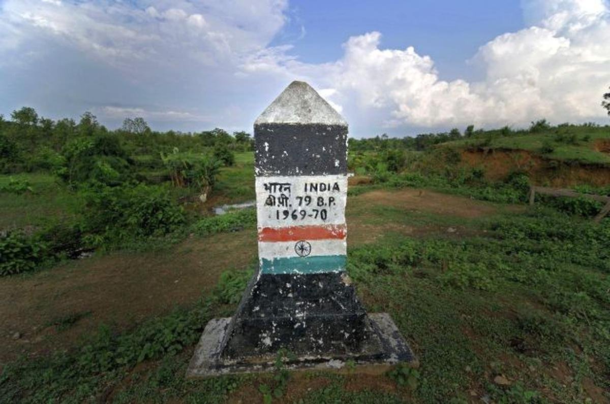 Pakke Kessang Erects Official Boundary Pillar Along Assam Border