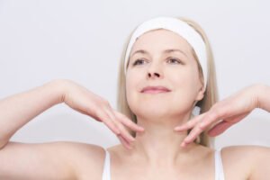 How to Reduce Double Chin Without Surgery: Natural Methods