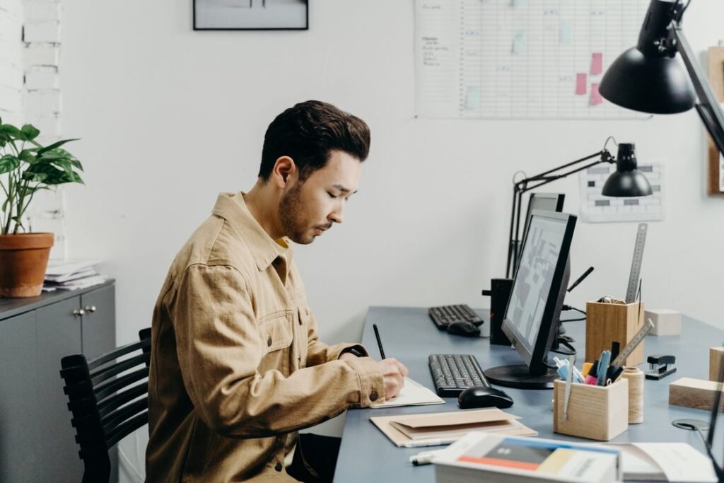 How to Stop Multitasking and Focus on One Thing at a Time